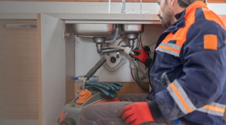 Professional tankless water heater installation services in Schaumburg, IL